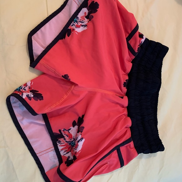 Lululemon shorts - Picture 3 of 4